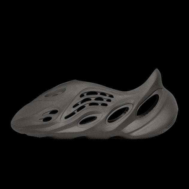 Grijze Adidas Yeezy Foam RNR-sneakers met een opvallend design
