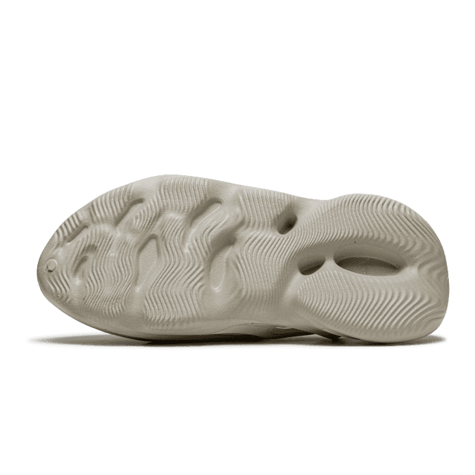 Adidas Yeezy Foam RNR Sand - Innovatieve sneaker met modern textuur en ergonomisch ontwerp voor maximaal comfort.