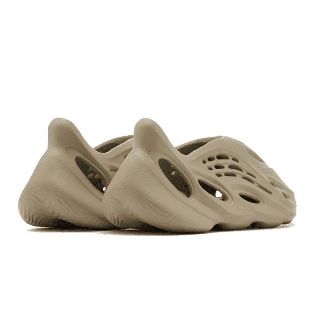 Adidas Yeezy Foam RNR Stone Salt - Futuristische en comfortabele sneakers met unieke perforatie-details voor een eigentijdse uitstraling.