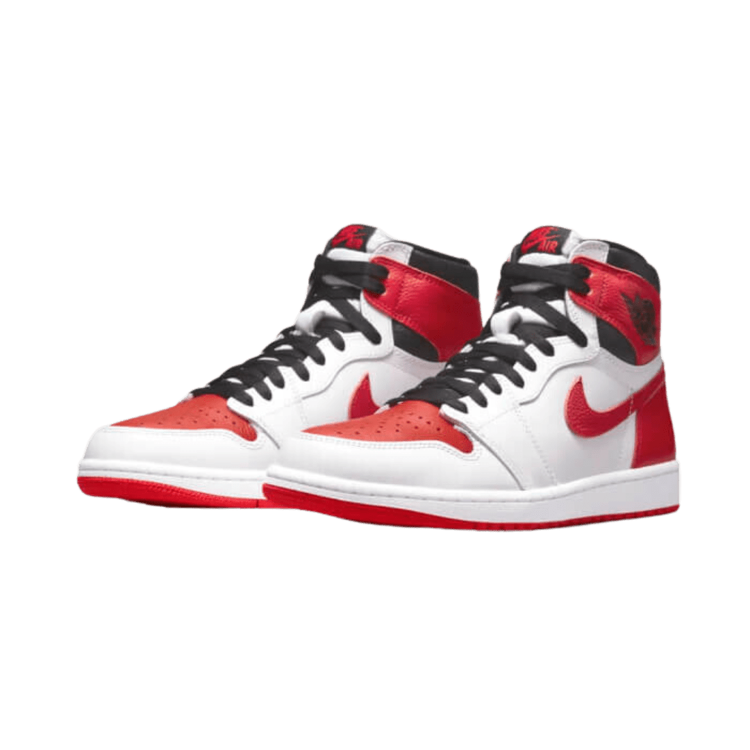 Elegante witte en rode Nike Air Jordan 1 High OG Heritage sneakers met premium materialen en stijlvolle details, perfect voor sportwear en streetwear looks.