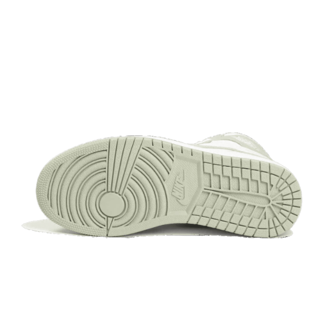 Sneaker Air Jordan 1 High OG Seafoam met uniek gestructureerd zoolpatroon in een elegante, minimalistische stijl.