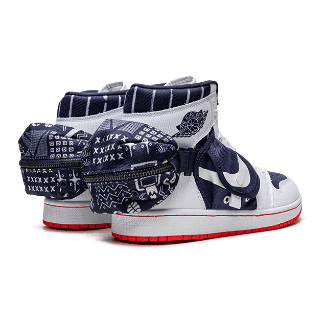 Sneakers Air Jordan 1 High Stash Quai 54 met moderne grafische prints op een zwart-wit kleurenpalet, inclusief donkerblauwe accenten