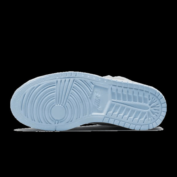 Grijze Air Jordan 1 High Zoom Air CMFT sneakers met een geprofileerd zoolpatroon en moderne accenten