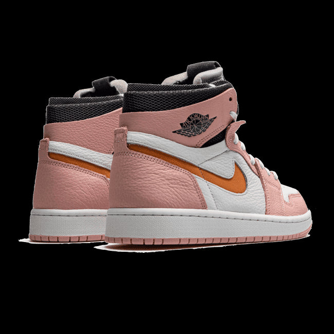 Roze, grijze en oranje sneakers Nike Air Jordan 1 High Zoom Air CMFT met kenmerkend Swoosh-logo en rubberen zolen. Exclusieve sneakers om je stijl mee op te fleuren.