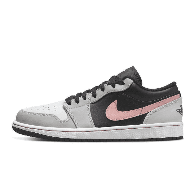 Stijlvolle Air Jordan 1 Low sneakers in zwart, grijs en roze. Deze klassieke Nike-schoenen presenteren een kleurrijk, gestroomlijnd ontwerp voor de moderne stijlvolle look.