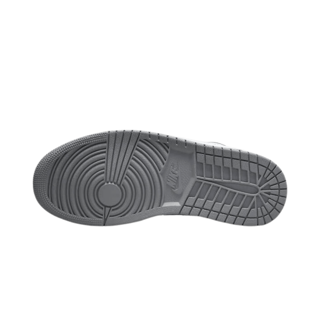 Exclusieve Nike Air Jordan 1 Low sneakers met wit, grijs en blauwe accenten op het ontwerp. Het zool-profiel biedt grip en duurzaamheid voor een comfortabele pasvorm.