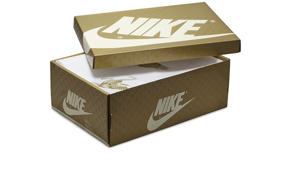Exclusieve Nike Air Jordan 1 Low-sneakers voor het jaar van de Draak (2024), geplaatst in luxe, bruine schoenendozen met het Nike-logo.