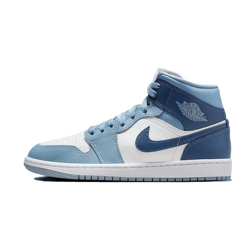 Elegante Air Jordan 1 Mid sneakers in een blauwe en witte kleurstelling, gemaakt door het sportmerk Nike. De sneakers zijn perfect voor een stijlvol en sportief uiterlijk.