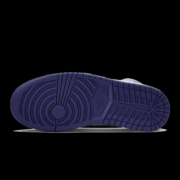 Blauwe Nike Air Jordan 1 Mid sneakers met een frisse en moderne blauwe kleurenschema op de zool en het bovenwerk.