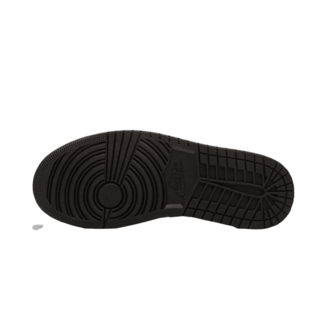 Duurzame zool met geprofileerd loopvlak van Nike Air Jordan 1 Mid Chicago Black Toe sneaker