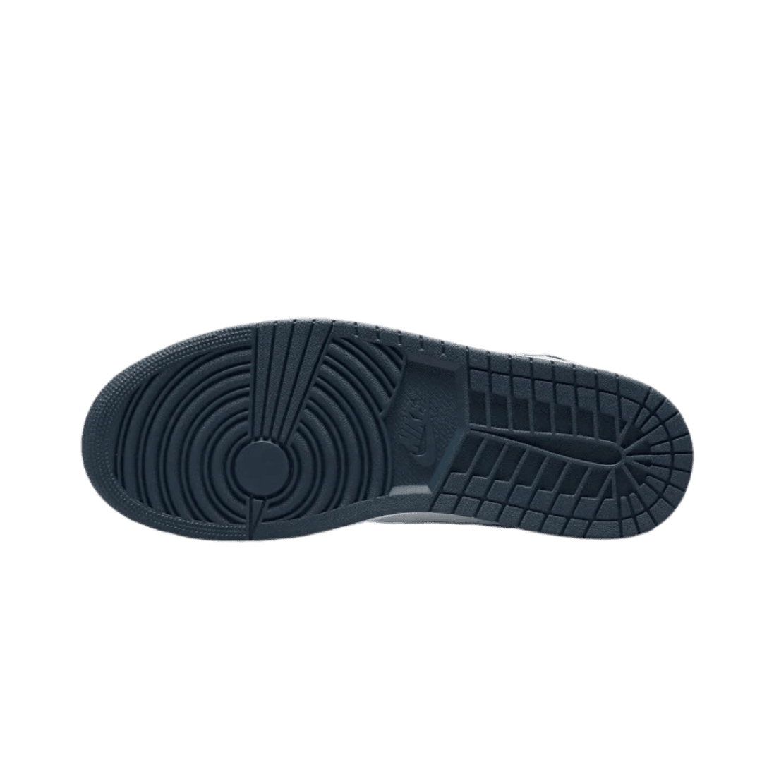 Zwarte rubberen zool van sneakers Air Jordan 1 Mid Dark Teal