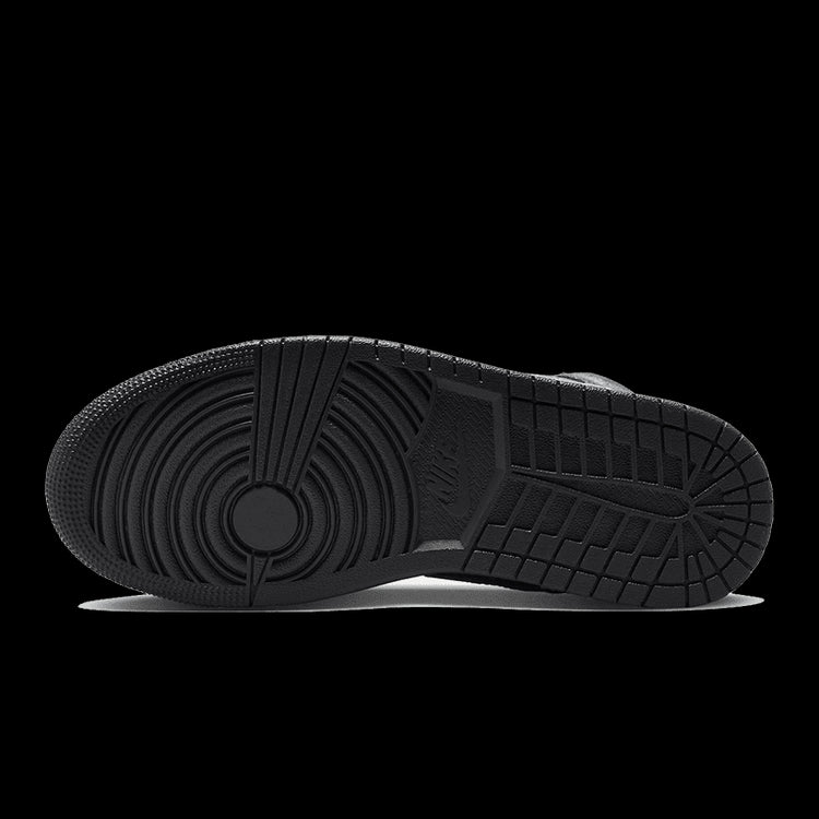 Lage sneakermodel van het merk Nike, Air Jordan 1 Mid Distressed Smoke Grey. De sneaker heeft een grijs en zwart kleurenschema met een distressed en vintage look. Het zichtbare deel van de zool is zwart en heeft een traditioneel sneakerprofiel.