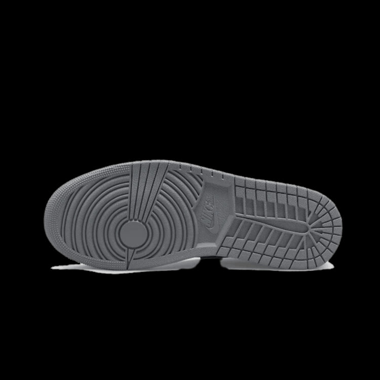 Exclusieve Nike Air Jordan 1 Mid Paris sneakers op een groene achtergrond. De zool heeft een opvallend reliëf met diagonale lijnen voor een optimale grip.