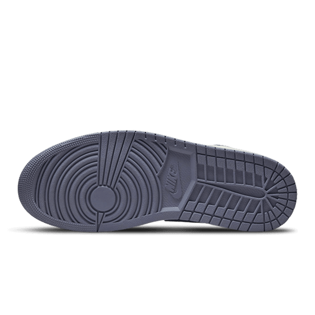 Obsidian Nike Air Jordan 1 Mid SE Craft-sneakers met een elegant zwart-grijs design en een stevige, geribbelde zool voor optimale grip en ondersteuning.