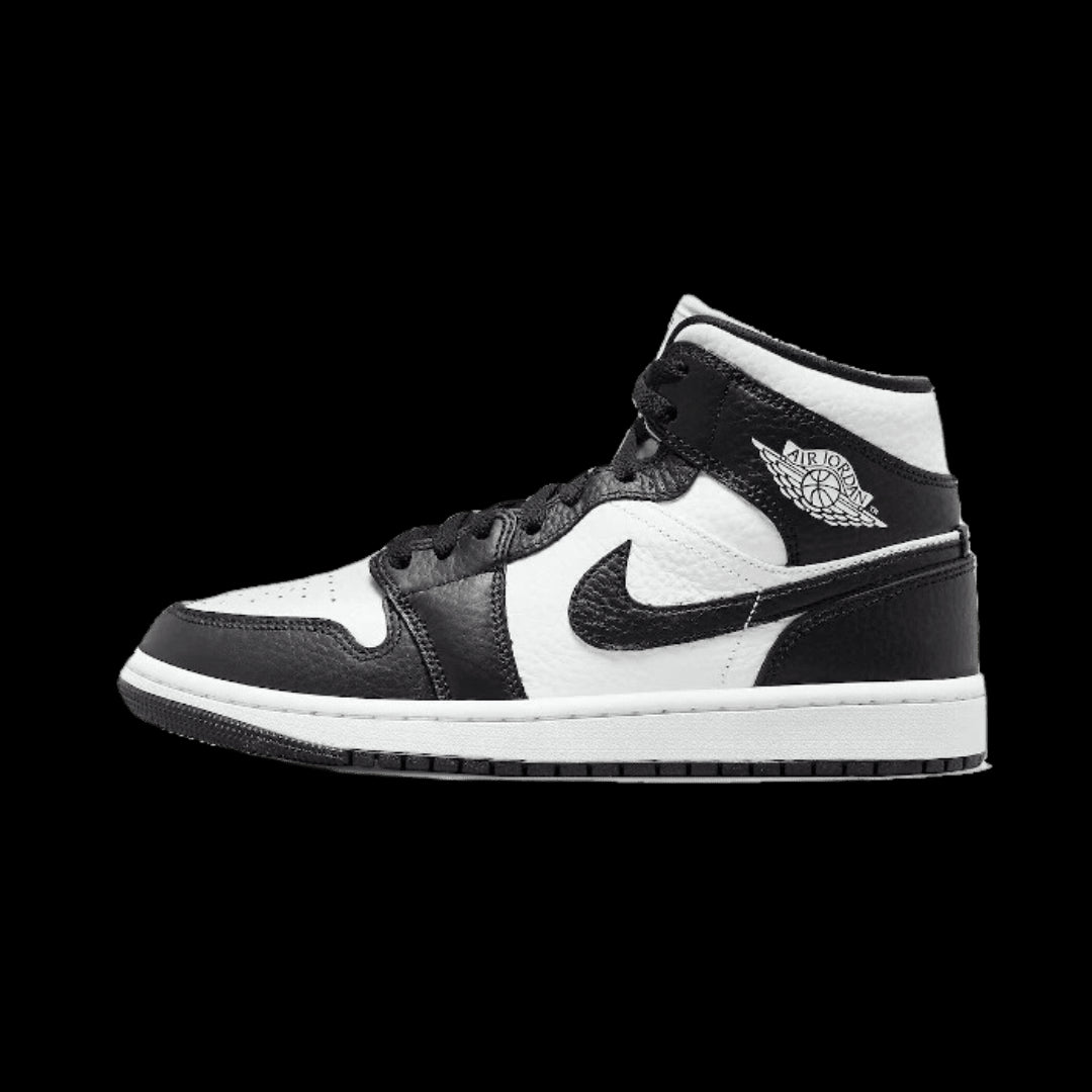 Exclusieve Nike Air Jordan 1 Mid SE Homage sneakers met elegante zwart-witte kleurblokken en het iconische Jumpman-logo
