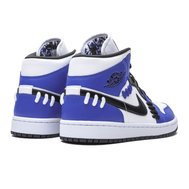 Exclusieve Nike Air Jordan 1 Mid SE Sisterhood sneakers in een blauw en wit kleurenschema, met opvallende details op de zijkanten