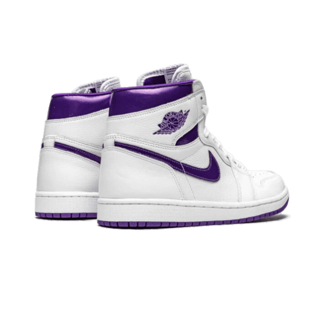 Elegante Air Jordan 1 Retro High Court Purple (2021) sneakers op witte achtergrond