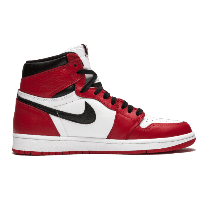Rode, witte en zwarte Air Jordan 1 Retro High sneakers op een donkergroene achtergrond