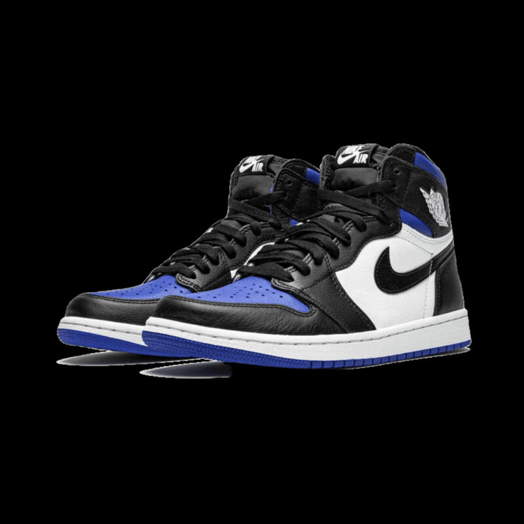 Exclusieve Air Jordan 1 Retro High Royal Toe sneakers. Stijlvolle combinatie van zwart, blauw en wit op het iconische ontwerp. Deze schoenen zijn de nieuwste eyecatcher voor jouw collectie.