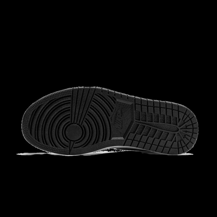 Zilveren en zwarte Air Jordan 1 Retro High sneakers, kenmerkend voor het populaire basketbalschoenenmodel van Nike.