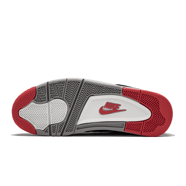 Rode en grijze Nike Air Jordan 4 Bred 2019 sneakers met stijlvolle patroondetails op de zool. Deze iconische streetwear schoen is een perfecte toevoeging aan iedere sneakercollectie. Verkrijgbaar bij Sole Central, jouw bestemming voor de nieuwste sneakertrends en klassiekers.