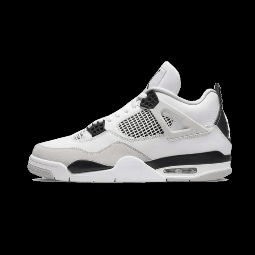 Exclusieve Nike Air Jordan 4 Military Black sneakers op witte achtergrond