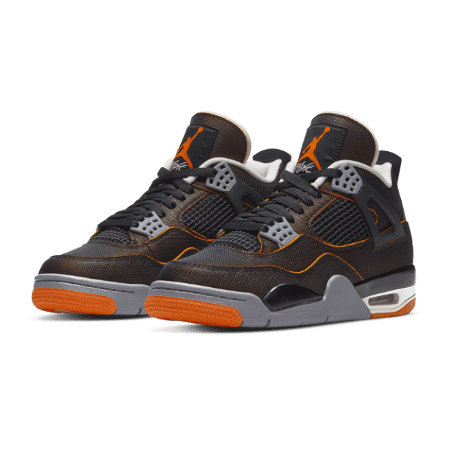 Prachtige Nike Air Jordan 4 SE Starfish sneakers in zwart en oranje. Deze sportieve schoenen hebben een opvallend designdetail met golvende patronen op het bovendeel en een contrasterende zool. Ze zijn een eyecatcher op elke streetstyle outfit.