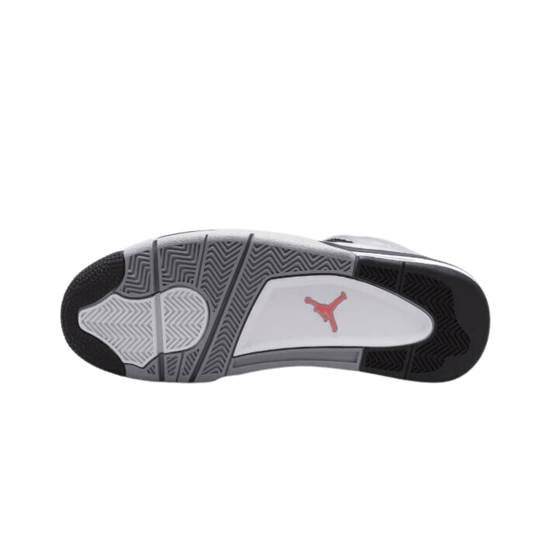 Elegante Air Jordan 4 Zen Master sneakers met hun grijze en zwarte kleurenschema en kenmerkende Jumpman-logo