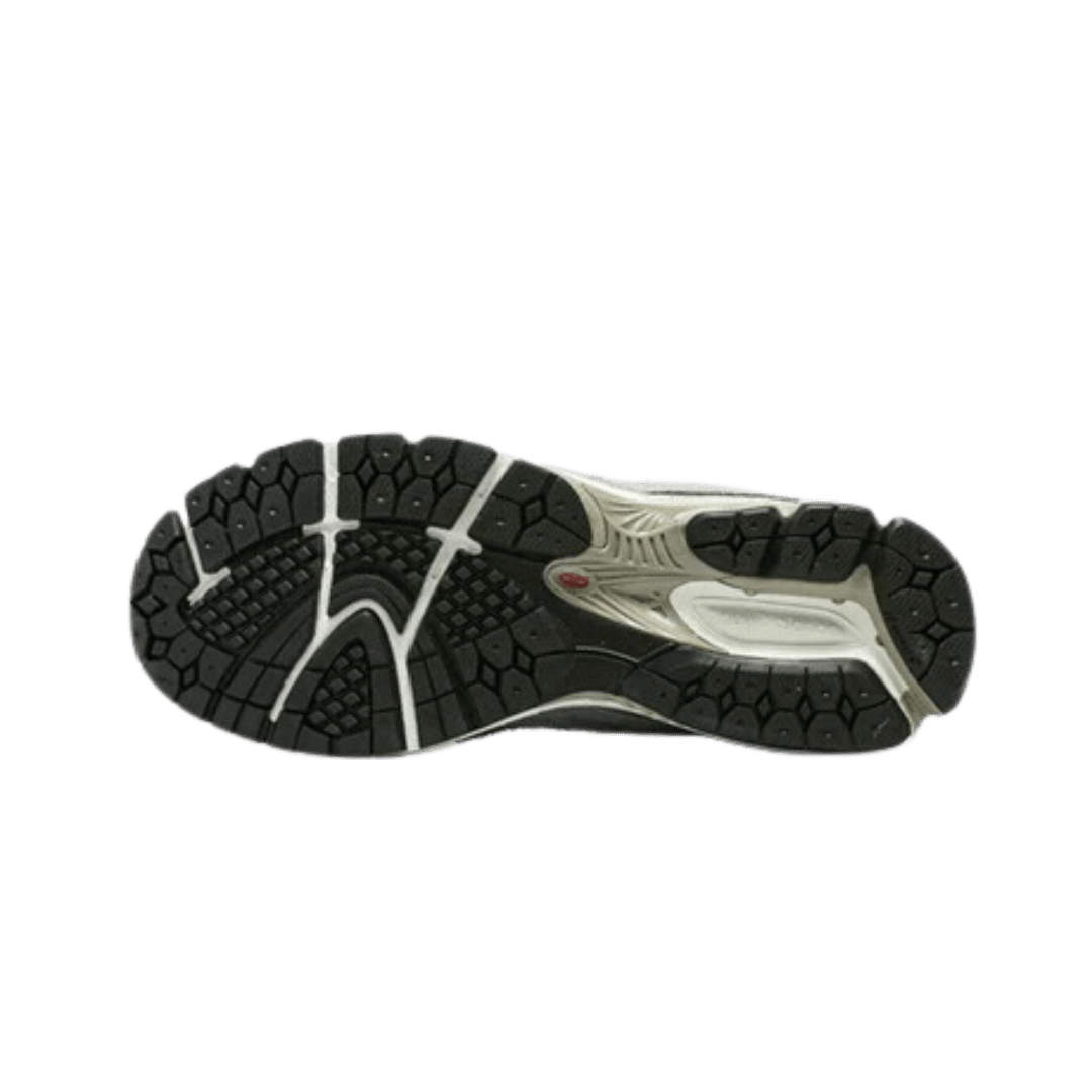 Grijze New Balance 2002R Protection Pack sneaker met robuuste zool