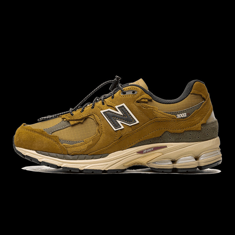 New Balance 2002R Protection Pack High Desert sole-central-5485