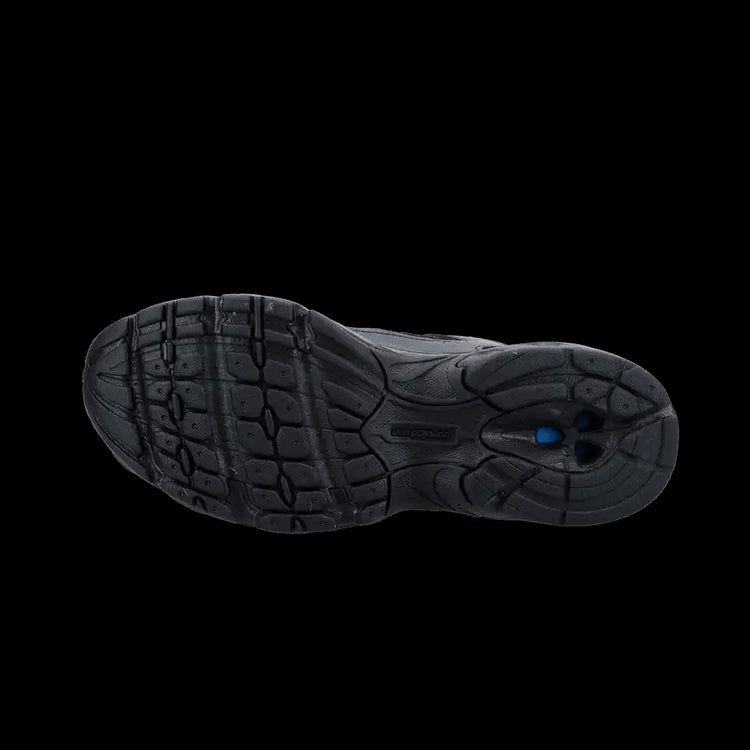 Zwarte New Balance 530 sneakers met een robuuste zool en karakteristiek New Balance logo
