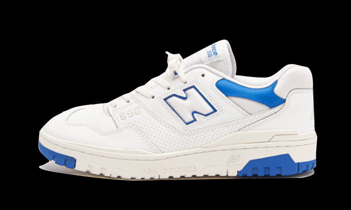 Witte New Balance 550-sneakers met kobaltblauwe accenten