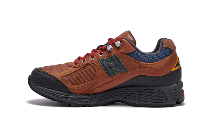 New Balance 2002R Hiking Brown sole-central-5485
