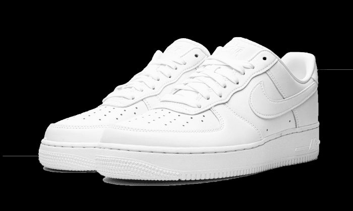 Witte Nike Air Force 1 Low '07 Fresh sneakers met klassieke stijl en premium afwerking