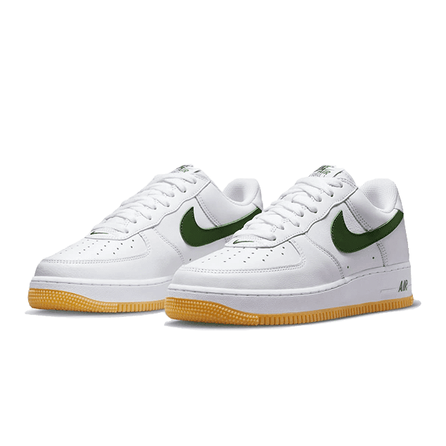 Nike Air Force 1 Low Color of the Month Forest Green - Klassieke sneakers met een witte leren bovenwerk, groen Swoosh-logo en gekleurde zool