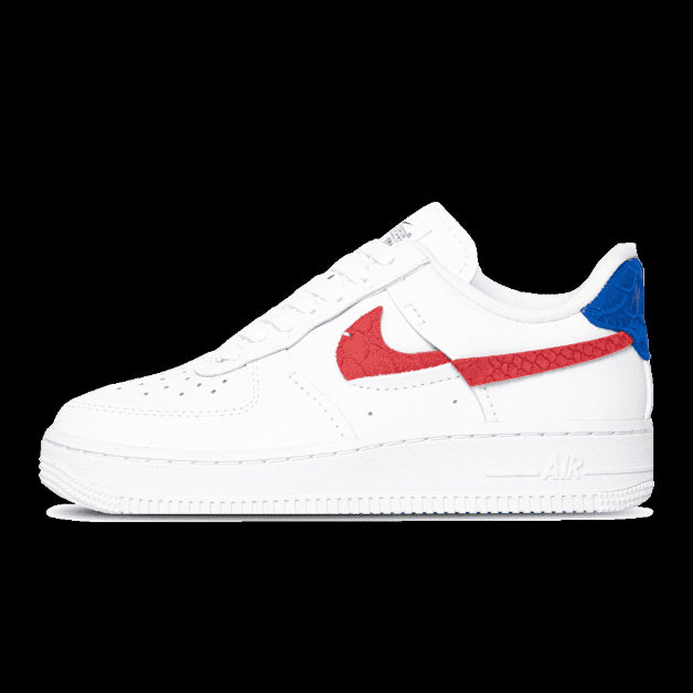 Witte Nike Air Force 1 Low LXX sneakers met rode en blauwe accenten
