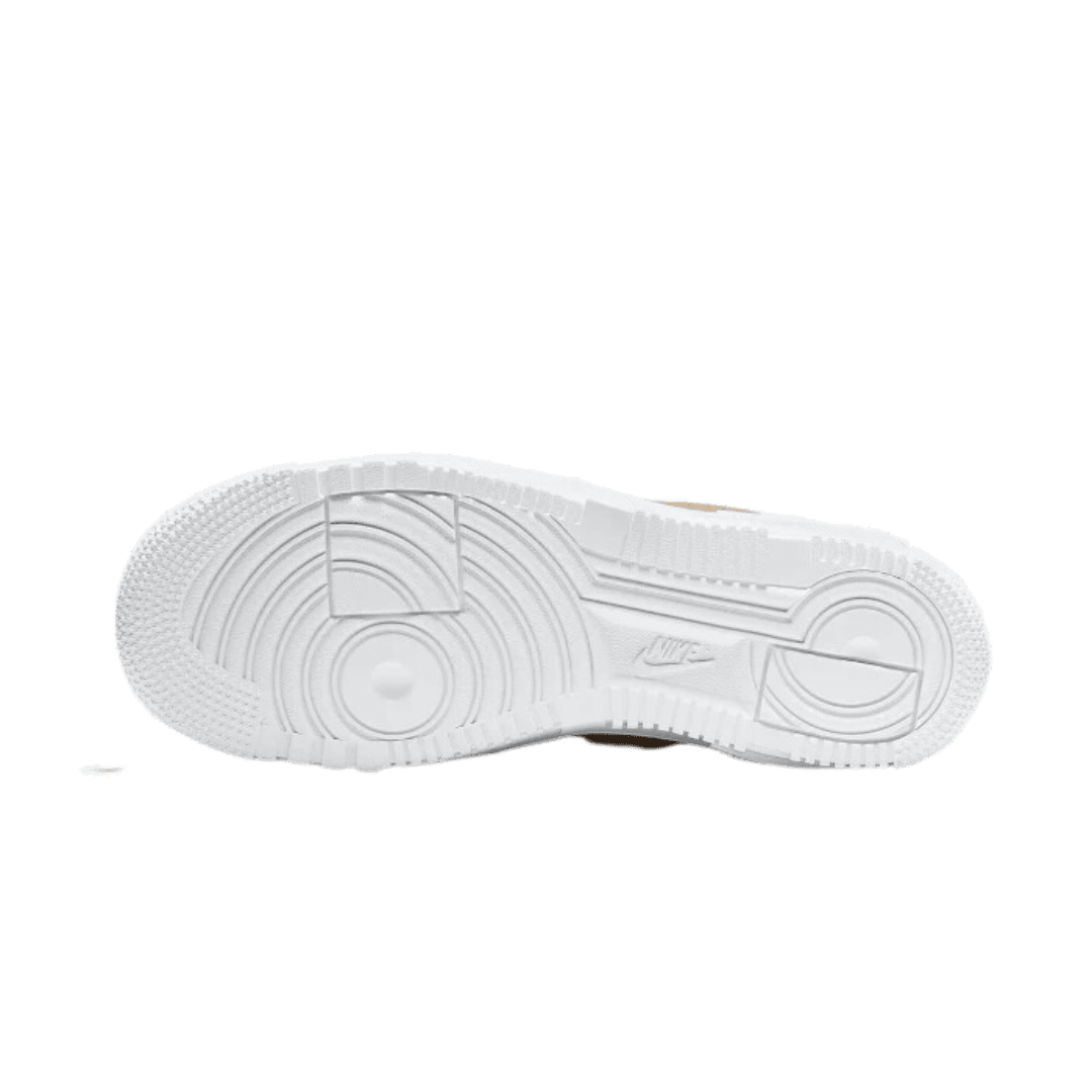 Beige Nike Air Force 1 Low Pixel Sneakers met detaillerende zool