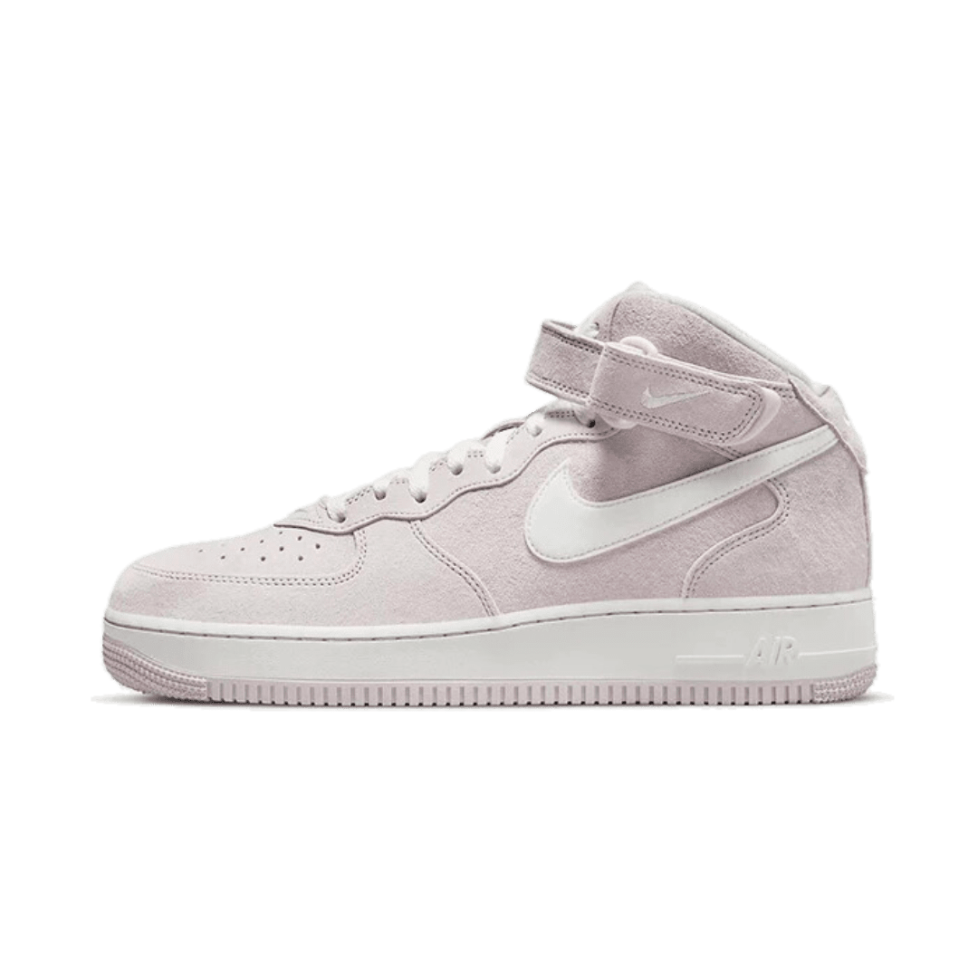 Nike Air Force 1 Mid '07 Venice sneakers op witte achtergrond