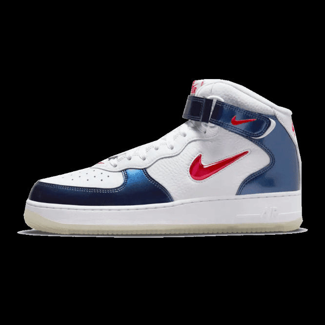 Klassieke Nike Air Force 1 Mid sneakers in wit, marineblauw en rood
