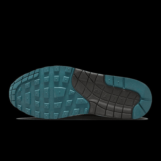 Zool van een Nike Air Max 1 PRM State Blue sneaker met een klassieke design en textuur