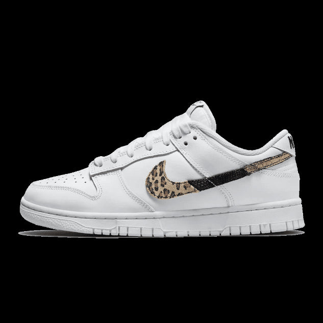 Witte Nike Dunk Low sneakers met luipaardpatroon