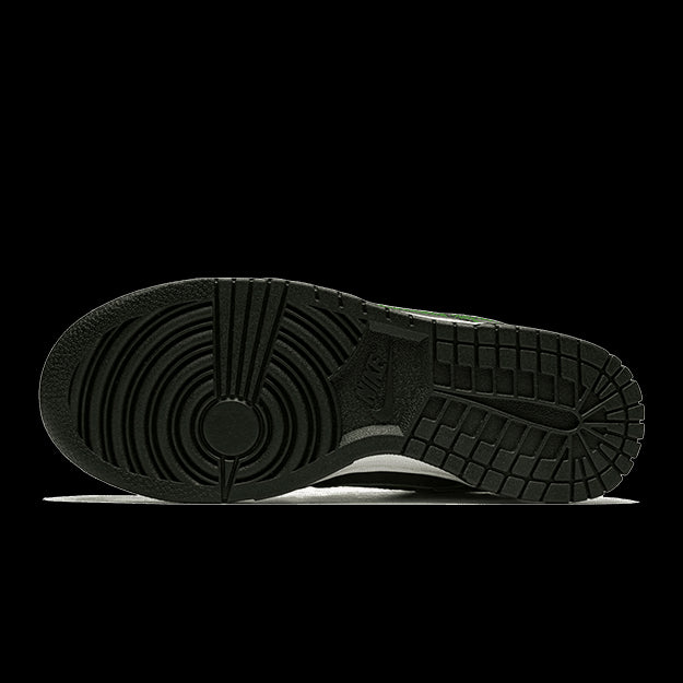 Nike Dunk Low Avocado - Stijlvolle lage sneaker met een opvallende avocado-geïnspireerde kleurstelling en robust profiel