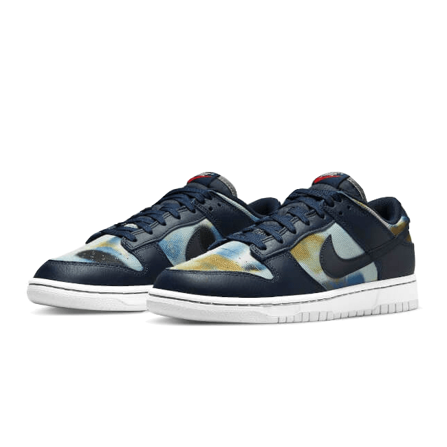 Donkerblauwe sneakers met camouflage print van Nike