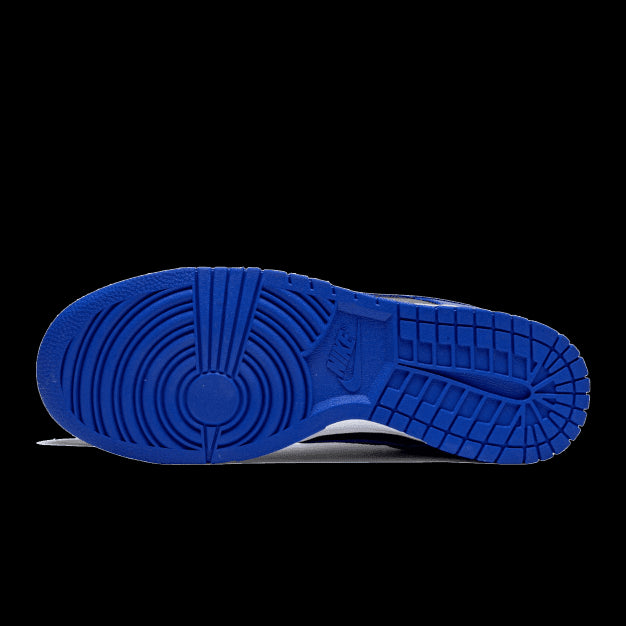 Nike Dunk Low Hyper Cobalt: Trendy en stijlvolle sneakers met een opvallend blauw zoolpatroon