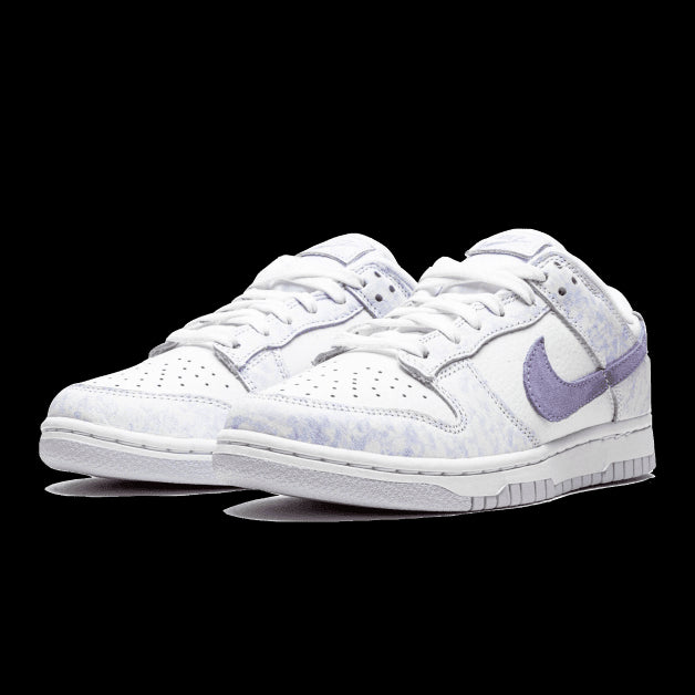 Nike Dunk Low Purple Pulse - Elegante sneakers in een klassiek witte kleur, met subtiele paarse accenten. Een stijlvolle en comfortabele schoen voor elke dag.