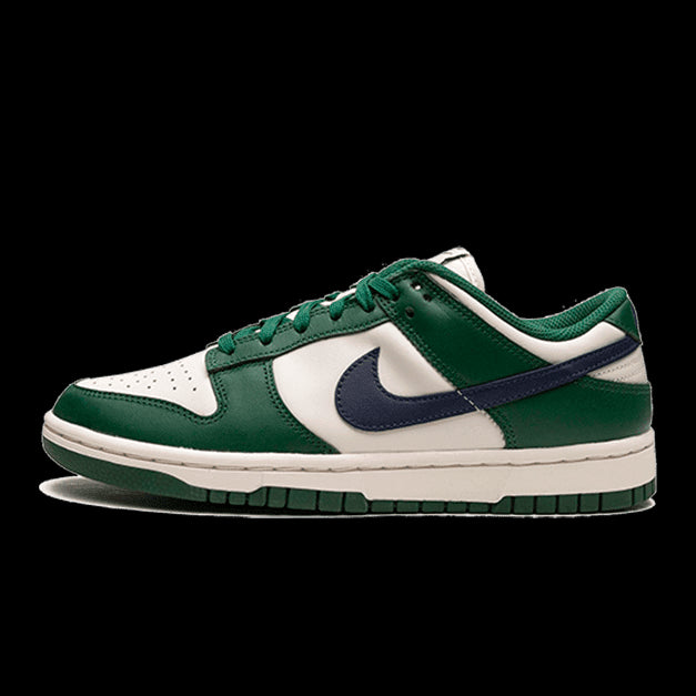 Nike Dunk Low Retro Gorge Green Midnight Navy
Sportieve sneakers met groen en marine blauwe kleuren op een witte achtergrond