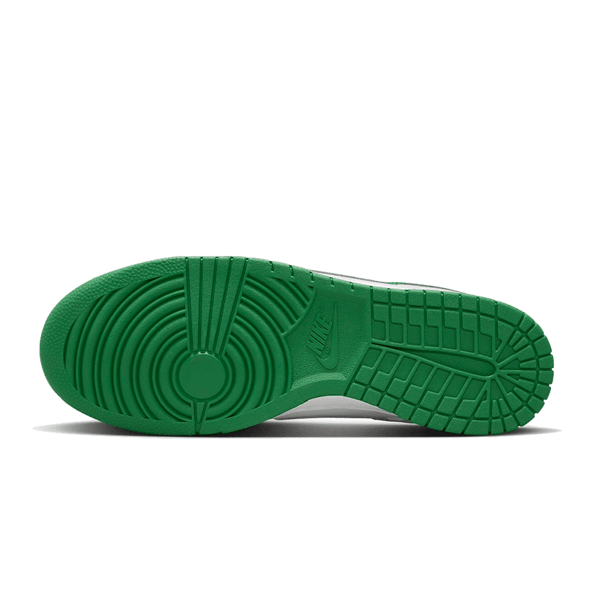 Groene lage Nike Dunk sneakers met een opvallende, gestructureerde zool