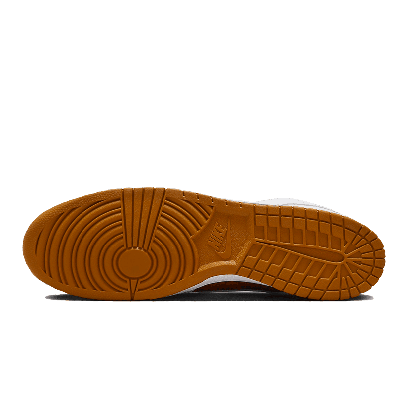 Nike Dunk Low Reverse Curry sneakers met een klassiek vintage uiterlijk en een geribbelde rubberen zool voor comfort en grip.