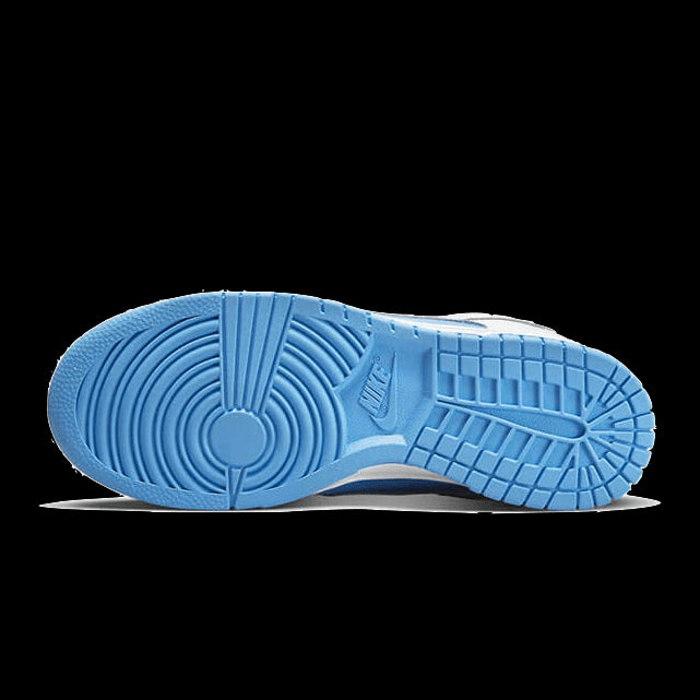 Exclusieve blauwe Nike Dunk Low Reverse UNC-sneakers. Het frisse, moderne ontwerp en de duurzame constructie maken deze sneakers een populaire keuze voor stijlvolle en trendbewuste fashionista's.