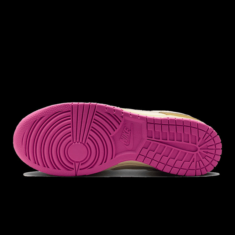 Roze Nike Dunk Low SE Bronzine sneakers met ribbelzool en middenstip